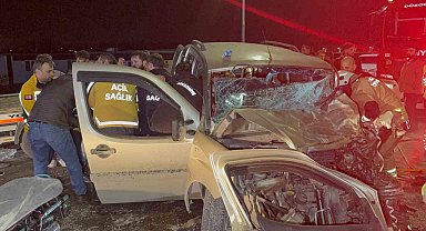 Düzce'de feci kaza: 2'si ağır 7 yaralı