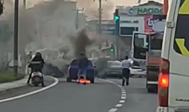 Düzce'de seyir halindeki otomobil alev aldı