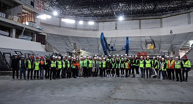 Eczacıbaşı Dynavit'li sporcular, yeni salonun inşaatını ziyaret etti