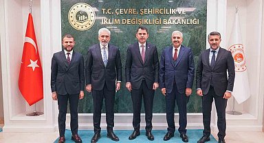 Eğil ve Hazro belediye başkanları Bakan Kurum ile görüştü