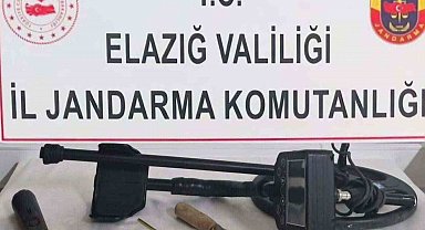 Elazığ'da kaçak kazı yapan 2 şüpheli yakalandı