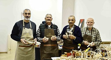 Emekliliğin tadını oyuncak yaparak çıkarıyorlar