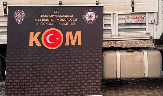 Erciş'te 844 litre kaçak akaryakıt ele geçirildi