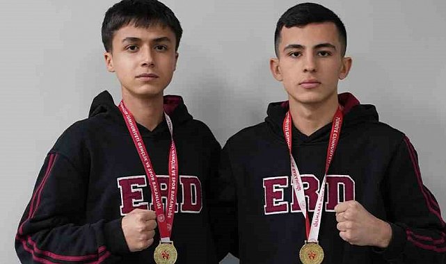 Erdem Koleji'nden Kickboksta çifte şampiyonluk