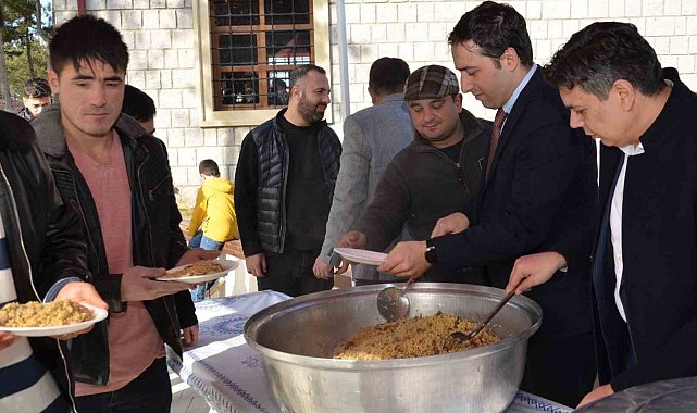 Ertuğrul Gazi Türbesi'nde yılların geleneği yaşatılıyor