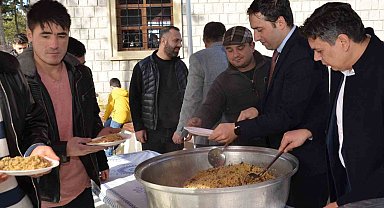 Ertuğrul Gazi Türbesi'nde yılların geleneği yaşatılıyor