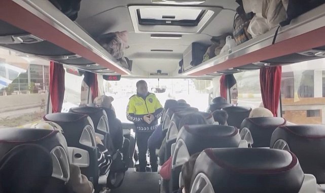 Erzincan polisinden "Emniyet kemeri sizi hayata bağlar" bilgilendirmesi