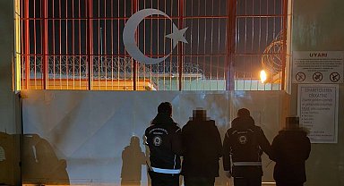 Erzincan'da göçmen kaçakçılığı suçundan 2 kişi tutuklandı