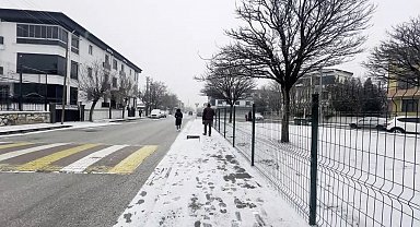 Erzincan'da sömestir tatilinde çocuklar kar heyecanı yaşadı