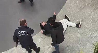 Erzurum'da Serra City AVM'nin üst katından zemine düşen genç yaralandı