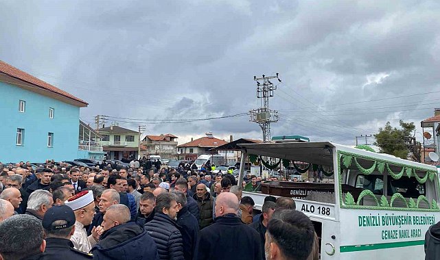 Eski Bakan Yardımcısı Ahmet Yıldız'ın babası son yolculuğuna uğurlandı