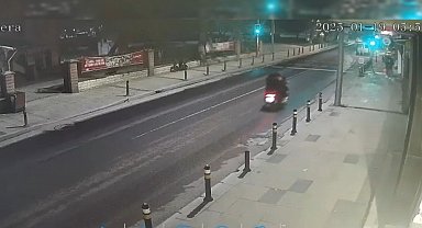 Fatih'te iş yerine silahlı saldırı kamerada: Şüpheliler kısa sürede yakalandı