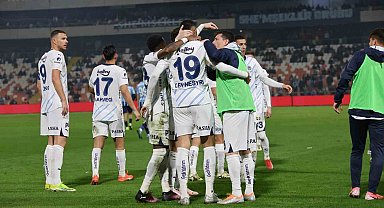 Fenerbahçe, Adana'da golcüleriyle güldü