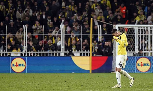 Fenerbahçe'de Mert Müldür'ün omzunda çıkık tespit edildi