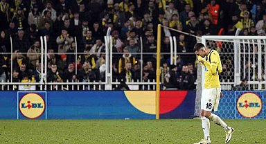 Fenerbahçe'de Mert Müldür'ün omzunda çıkık tespit edildi