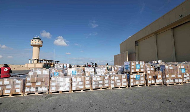 Gazze'ye ateşkesin altıncı gününde 339 insani yardım tırı girdi