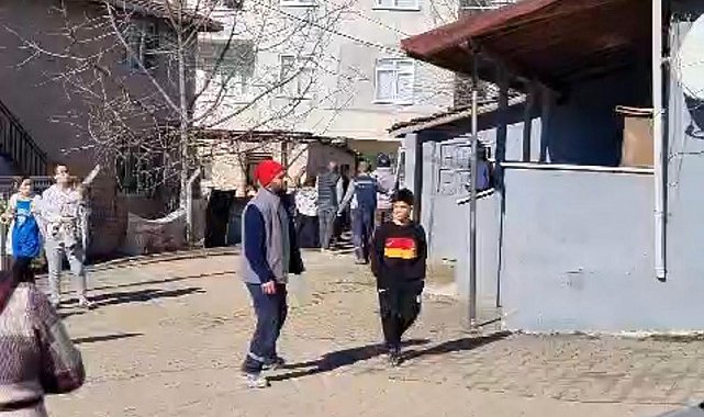 Gebze'de bir evde yangın çıktı, mahsur kalanlar var