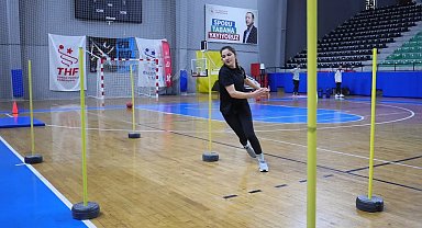 Geleceğin polis adayları, hayalleri için ter döküyor