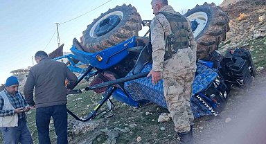 Gercüş'te traktör devrildi: 1 yaralı