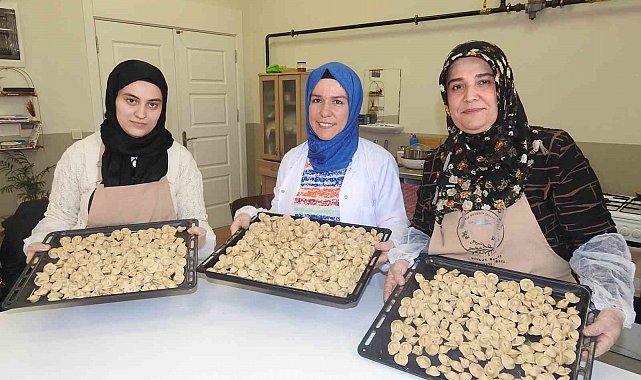 Girişimci kadın, kurduğu mantı işletmesinde işitme engelli kadınları istihdam ediyor