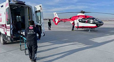 Göğüs ağrısı çeken hasta, ambulans helikopter ile Van'a getirildi