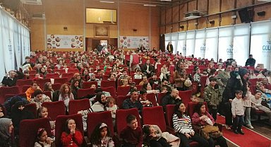 Gölcüklü çocuklar ara tatil şenliğinde doyasıya eğlendiler