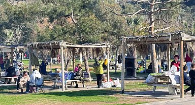 Güneşli hava Adagöl'ü doldurdu