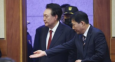 Güney Kore Devlet Başkanı Yoon azil davası kapsamında ilk kez hakim karşısına çıktı