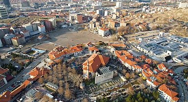 Hacı Bayram-ı Veli Camii'nde kandil yoğunluğu havadan görüntülendi
