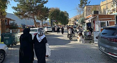 Halfeti'deki yaz havası turist yoğunluğu oluşturdu