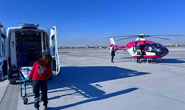 Hamile kadın ambulans helikopter ile Van'a getirildi