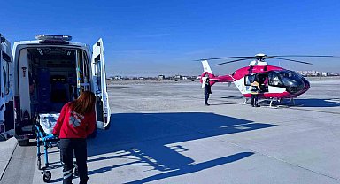 Hamile kadın ambulans helikopter ile Van'a getirildi