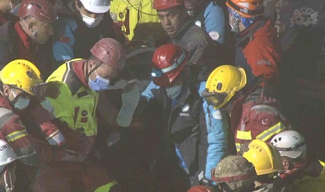 Hatay'da 6 Şubat depremlerinden kurtuldu, Konya'da yıkılan binada o anları yaşadı
