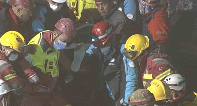 Hatay'da 6 Şubat depremlerinden kurtuldu, Konya'da yıkılan binada o anları yaşadı