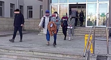 Hırsızlık için tekrar geri döndüklerinde yakayı ele verdiler