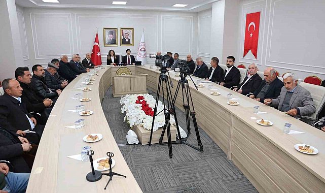 İçişleri Bakan Müşaviri Esma Ersin, alevi kanaat önderleriyle bir araya geldi