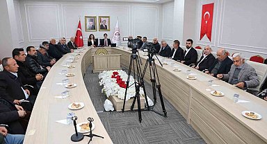 İçişleri Bakan Müşaviri Esma Ersin, alevi kanaat önderleriyle bir araya geldi