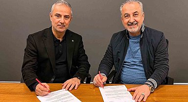 İsmail Kartal, İran ekibi ile Persepolis ile sözleşme imzaladı