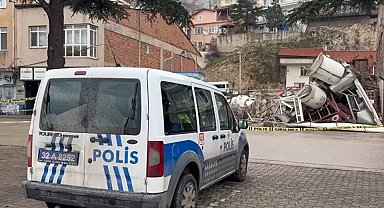 Isparta'da çöken 3 katlı binanın enkazı önünde 5 günlük altın nöbeti
