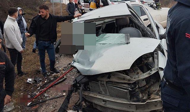 Isparta'da otomobiller kafa kafaya çarpıştı: 1 ölü, 3 yaralı