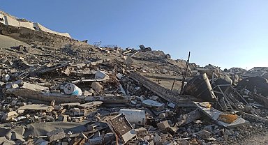 İsrail'in Netzarim Koridoru'nun bir kısmından çekilmesinin ardından Al-Zahra kentine dönenler yıkımla karşılaştı