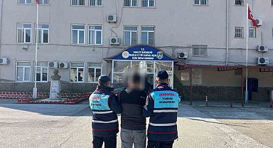 Jandarma aranan şahısları yakaladı