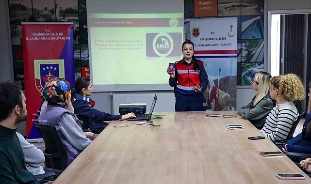 Jandarma ekipleri firma çalışanlarını bilgilendirdi