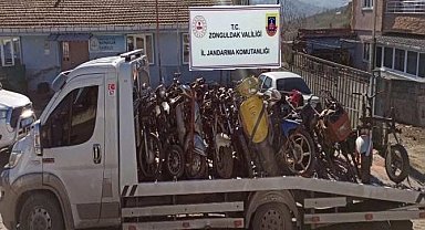 Jandarmanın operasyonunda şasi numarası kazınmış 14 motosiklet ele geçirildi