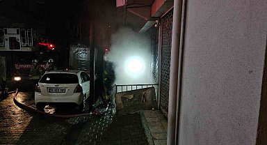 Kağıthane'de 8 katlı binada yangın paniği