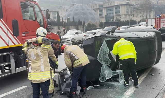Kağıthane'de fenalaşan sürücü kaza yaptı