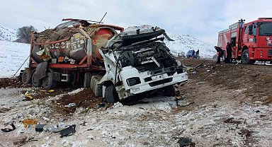 Kahramanmaraş'ta yakıt tankeri devrildi: 1 yaralı
