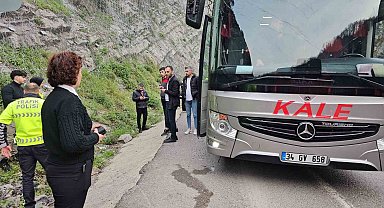 Kale Turizme ait otobüs tünelde kaza yaptı, yolcular ölümden döndü