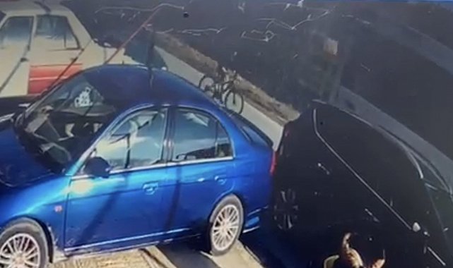 Kapaklı'da servis minibüs ile çarpışan bisikletli çocuk yaralandı