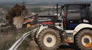 Karacasu'da belediye ekipleri yol güvenliğini arttırıyor